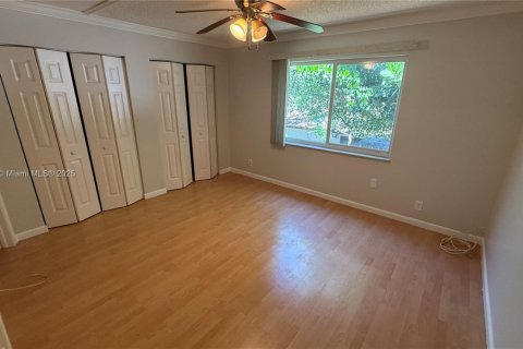 Condo in Pompano Beach, Florida, 2 bedrooms  № 1980248 - photo 8