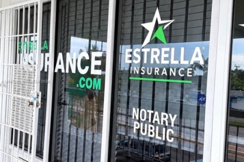 Commercial property in Miami Gardens, Florida № 2399679