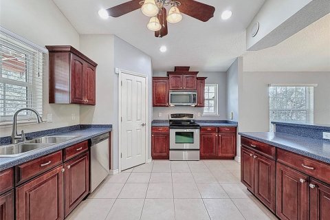 House in New Port Richey, Florida 3 bedrooms, 152.27 sq.m. № 1884455 - photo 4