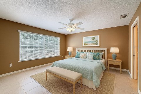 House in New Port Richey, Florida 3 bedrooms, 152.27 sq.m. № 1884455 - photo 8