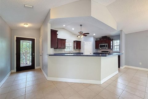 House in New Port Richey, Florida 3 bedrooms, 152.27 sq.m. № 1884455 - photo 3