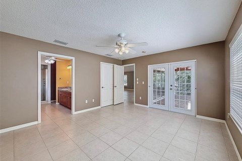 House in New Port Richey, Florida 3 bedrooms, 152.27 sq.m. № 1884455 - photo 10