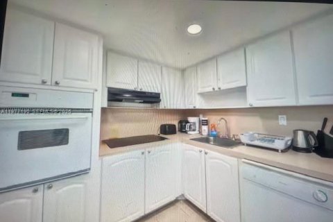 Copropriété à vendre à Sunny Isles Beach, Floride: 1 chambre, 93.37 m2 № 2041594 - photo 16