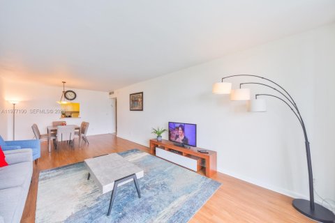 Copropriété à vendre à Sunny Isles Beach, Floride: 1 chambre, 93.37 m2 № 2041594 - photo 13