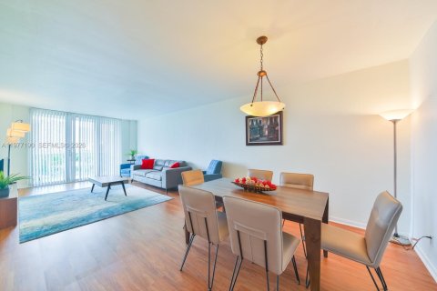 Copropriété à vendre à Sunny Isles Beach, Floride: 1 chambre, 93.37 m2 № 2041594 - photo 3
