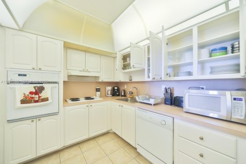 Copropriété à vendre à Sunny Isles Beach, Floride: 1 chambre, 93.37 m2 № 2041594 - photo 14
