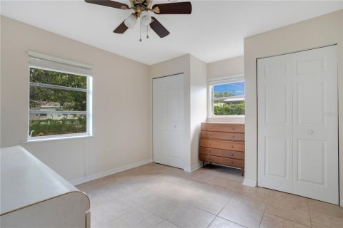 House in Cocoa, Florida 4 bedrooms, 127.65 sq.m. № 1798334 - photo 22