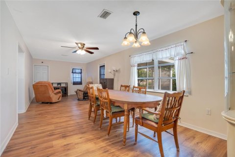 House in Cocoa, Florida 4 bedrooms, 127.65 sq.m. № 1798334 - photo 12