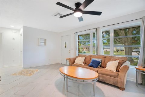 House in Cocoa, Florida 4 bedrooms, 127.65 sq.m. № 1798334 - photo 4