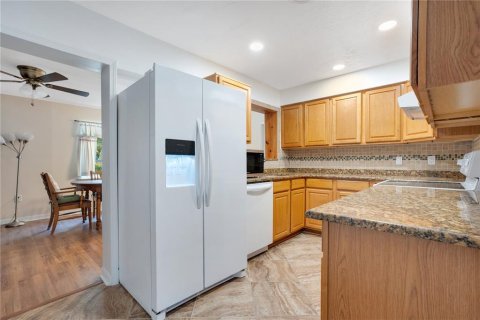 House in Cocoa, Florida 4 bedrooms, 127.65 sq.m. № 1798334 - photo 10