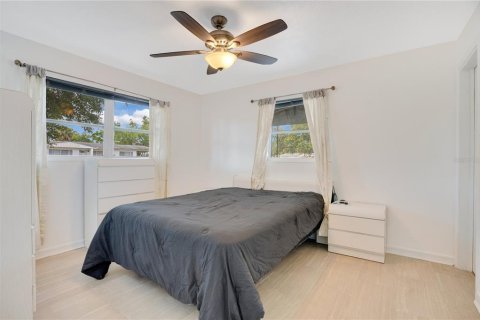 House in Cocoa, Florida 4 bedrooms, 127.65 sq.m. № 1798334 - photo 16