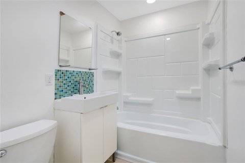 House in Cocoa, Florida 4 bedrooms, 127.65 sq.m. № 1798334 - photo 19