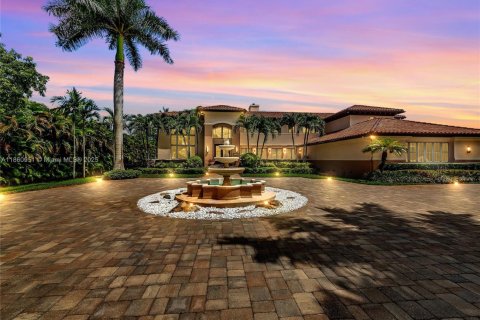Villa ou maison à vendre à Davie, Floride: 5 chambres, 499.16 m2 № 1960979 - photo 1