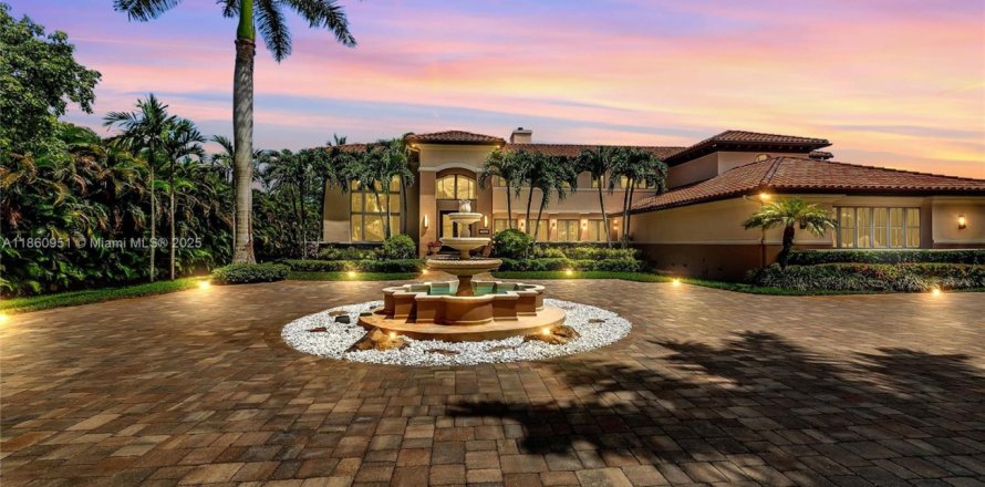 Villa ou maison à Davie, Floride 5 chambres, 499.16 m2 № 1960979