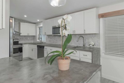 Casa en venta en Palm Harbor, Florida, 2 dormitorios, 129.32 m2 № 1529543 - foto 4