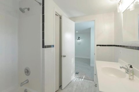 Casa en venta en Palm Harbor, Florida, 2 dormitorios, 129.32 m2 № 1529543 - foto 17