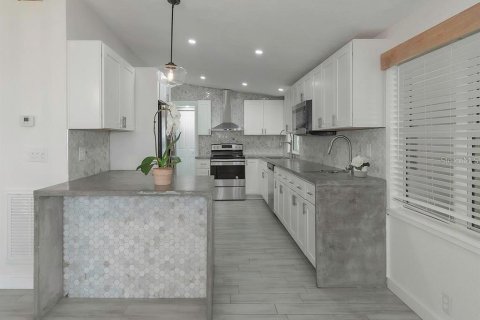 Casa en venta en Palm Harbor, Florida, 2 dormitorios, 129.32 m2 № 1529543 - foto 3