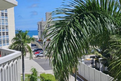 Copropriété à vendre à Hallandale Beach, Floride: 1 chambre, 78.97 m2 № 2063388 - photo 19