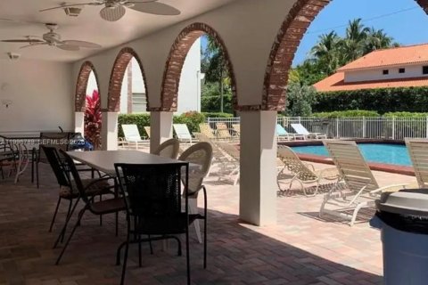 Copropriété à vendre à Hallandale Beach, Floride: 1 chambre, 78.97 m2 № 2063388 - photo 11