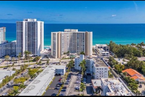 Copropriété à vendre à Hallandale Beach, Floride: 1 chambre, 78.97 m2 № 2063388 - photo 3