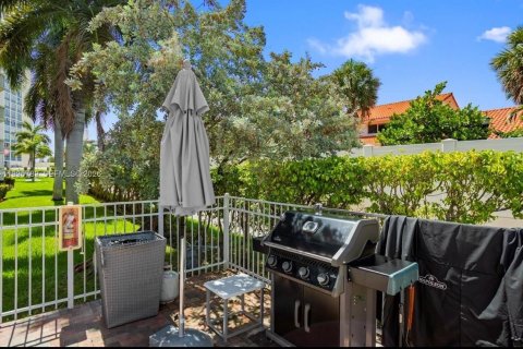 Copropriété à vendre à Hallandale Beach, Floride: 1 chambre, 78.97 m2 № 2063388 - photo 22