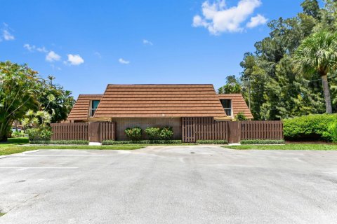 Снять в аренду таунхаус в Юпитер, Флорида 3 комнаты, 136.57м2, № 2153648 - фото 3