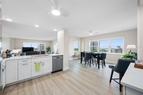 Condo in Clearwater, Florida, 2 bedrooms № 2258316 - photo 16