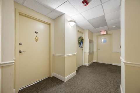 Condo in Clearwater, Florida, 2 bedrooms № 2258316 - photo 5