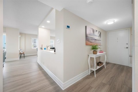 Condo in Clearwater, Florida, 2 bedrooms № 2258316 - photo 14