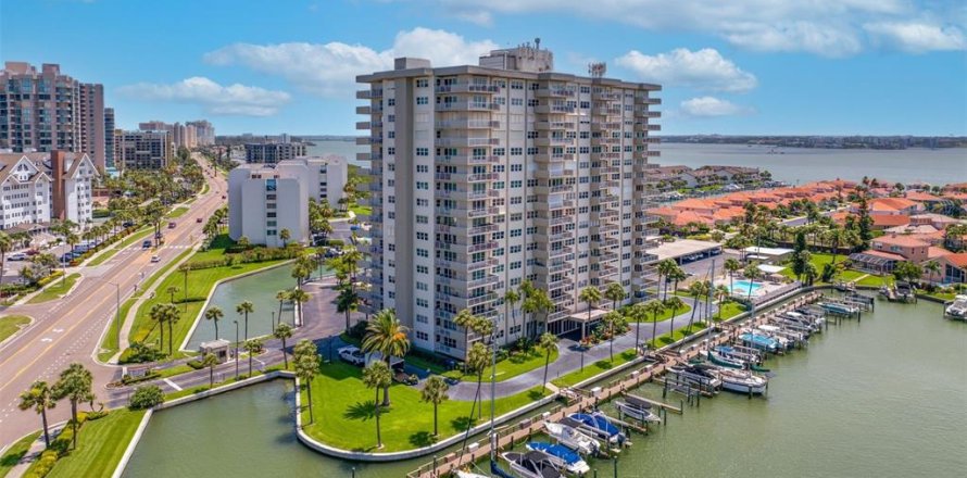 Condo in Clearwater, Florida, 2 bedrooms № 2258316