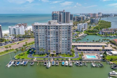 Condo in Clearwater, Florida, 2 bedrooms № 2258316 - photo 2