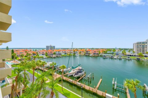 Condo in Clearwater, Florida, 2 bedrooms № 2258316 - photo 8