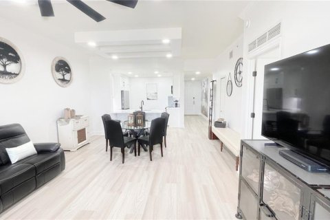 Condominio en venta en Four Corners, Florida, 3 dormitorios, 125.79 m2 № 2233409 - foto 7