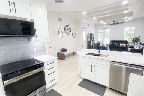 Condominio en venta en Four Corners, Florida, 3 dormitorios, 125.79 m2 № 2233409 - foto 3