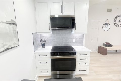 Condominio en venta en Four Corners, Florida, 3 dormitorios, 125.79 m2 № 2233409 - foto 9