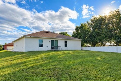 Villa ou maison à vendre à Lehigh Acres, Floride: 3 chambres, 144.09 m2 № 2433212 - photo 2