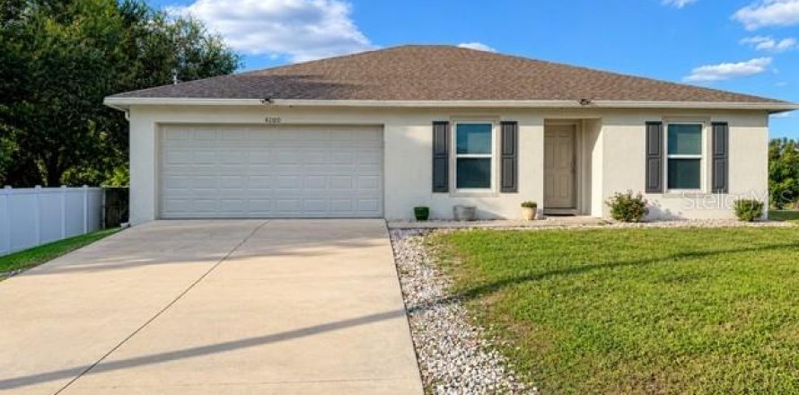 Villa ou maison à Lehigh Acres, Floride 3 chambres, 144.09 m2 № 2433212