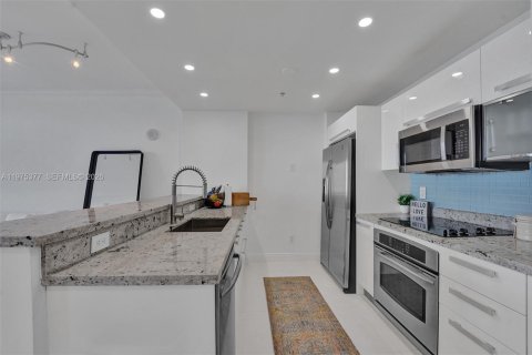 Copropriété à vendre à Miami, Floride: 1 chambre, 71.81 m2 № 2040018 - photo 6