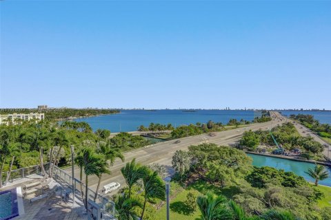 Copropriété à vendre à Miami, Floride: 1 chambre, 71.81 m2 № 2040018 - photo 2
