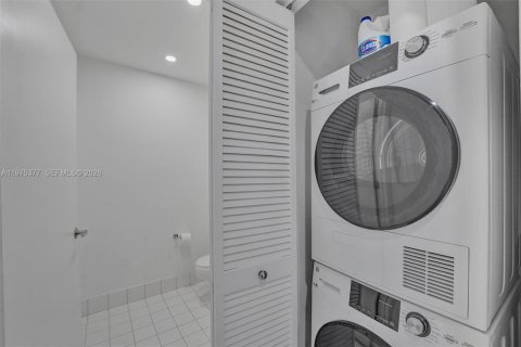 Copropriété à vendre à Miami, Floride: 1 chambre, 71.81 m2 № 2040018 - photo 13