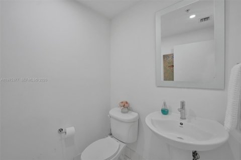 Copropriété à vendre à Miami, Floride: 1 chambre, 71.81 m2 № 2040018 - photo 12
