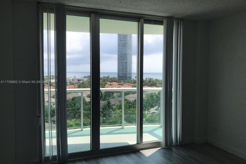 Condominio en alquiler en Sunny Isles Beach, Florida, 2 dormitorios, 143.91 m2 № 1863247 - foto 1