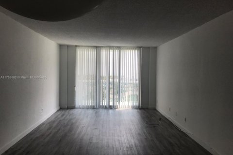 Condominio en alquiler en Sunny Isles Beach, Florida, 2 dormitorios, 143.91 m2 № 1863247 - foto 9