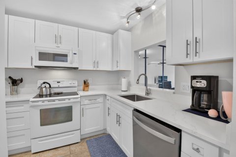 Copropriété à louer à Delray Beach, Floride: 2 chambres, 125.23 m2 № 2439300 - photo 3