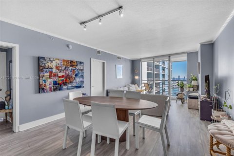 Condo in Miami, Florida, 3 bedrooms  № 1764468 - photo 9