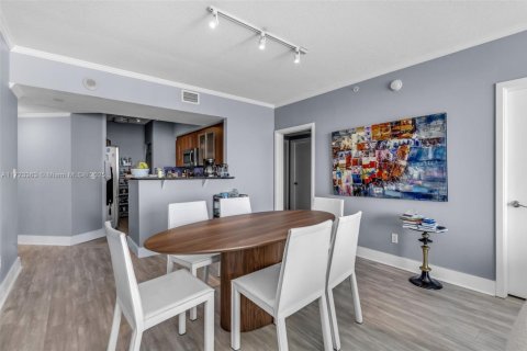 Condo in Miami, Florida, 3 bedrooms  № 1764468 - photo 11
