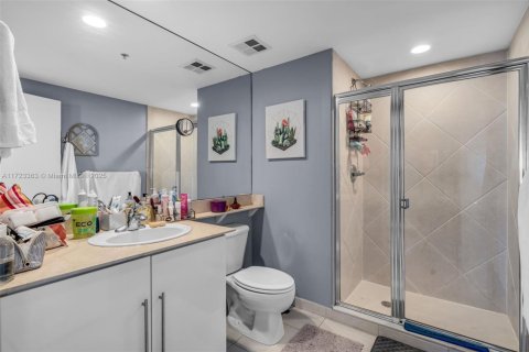 Condo in Miami, Florida, 3 bedrooms  № 1764468 - photo 16
