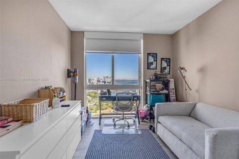 Condo in Miami, Florida, 3 bedrooms  № 1764468 - photo 23
