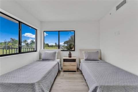 Adosado en alquiler en North Miami Beach, Florida, 2 dormitorios, 111.48 m2 № 1992254 - foto 16