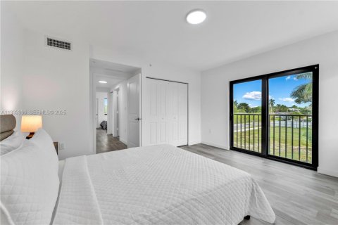 Adosado en alquiler en North Miami Beach, Florida, 2 dormitorios, 111.48 m2 № 1992254 - foto 24